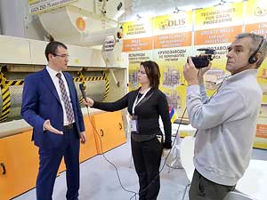 Интервью на выставке у специалиста