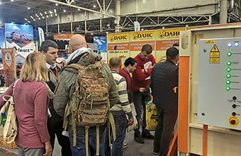 Відвідувачі композиції ОЛИС на виставці АгроКомплекс 2019 Відвідувачі композиції ОЛИС на виставці АгроКомплекс 2019